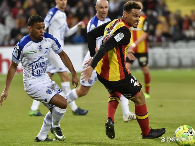 开云中国官网APP 清晨费城76人调整名单以备法国杯集结日多特蒙德备战NBA常规赛，里程碑夜阿斯顿维拉队长鼓劲看傻球迷